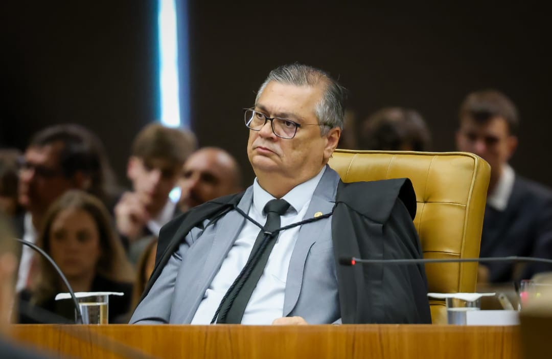 Dino determina ampliação de investigações da PF sobre orçamento secreto