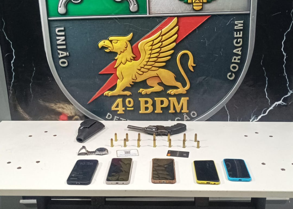 Polícia Militar prende suspeito por golpes de estelionato, apreende arma de fogo e munições