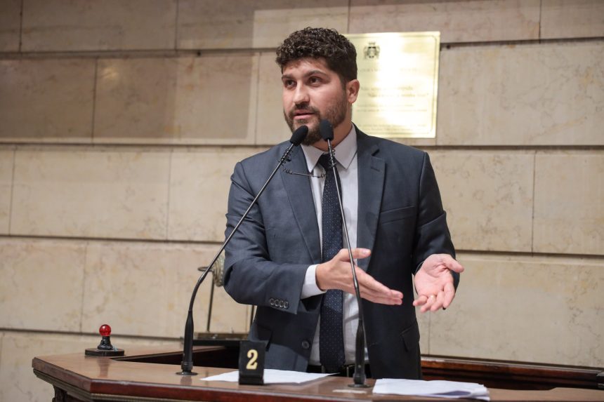 PSOL lança William Siri na corrida pelo Governo do Rio