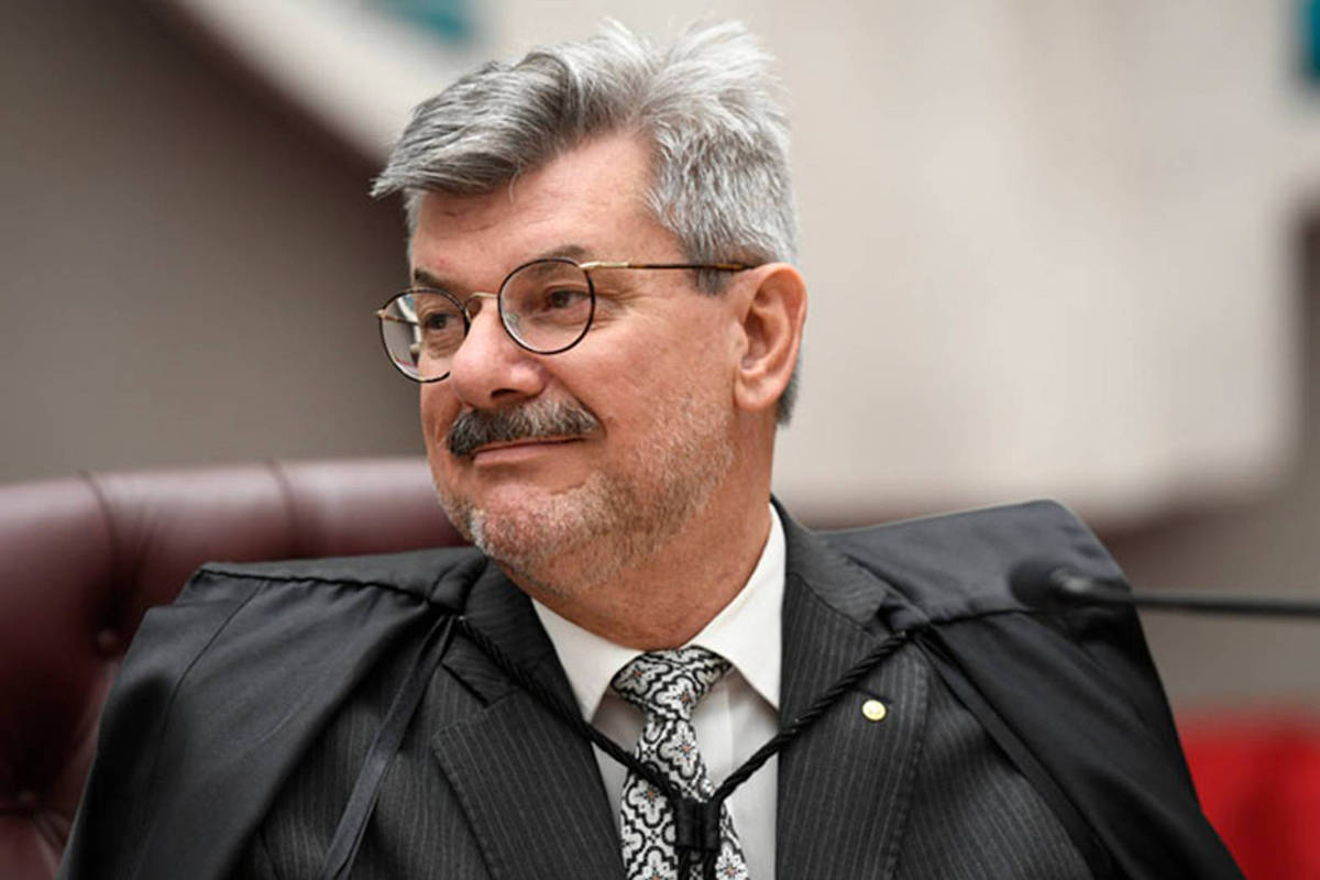 Defesa de Marco Buzzi tenta adiar julgamento por assédio sexual no STJ